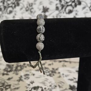 Elegant Gray Beaded Bracelet Wg7